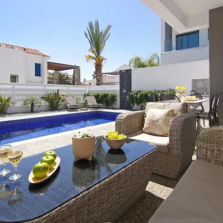 Megan * Πρωταράς