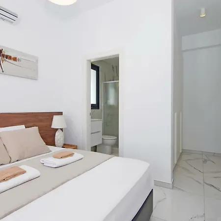 Megan * Πρωταράς