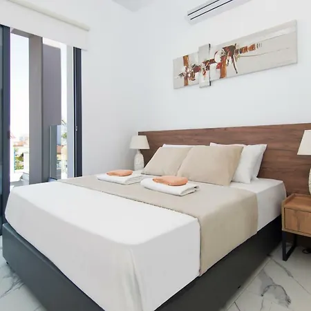 Megan Πρωταράς